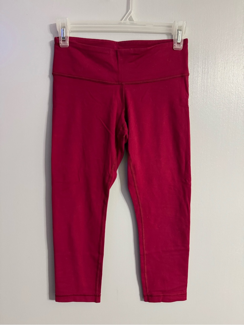 Lululemon Athletica Fuchsia Red Crop Leggings Size 4